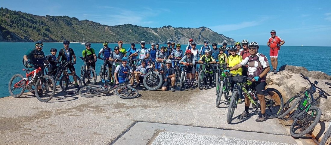Raduno cai marche ciclo