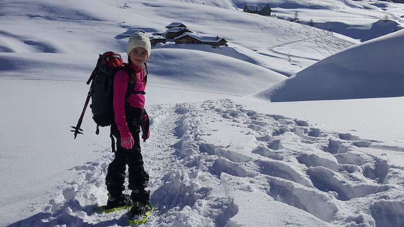 Bambina con le Ciaspole 