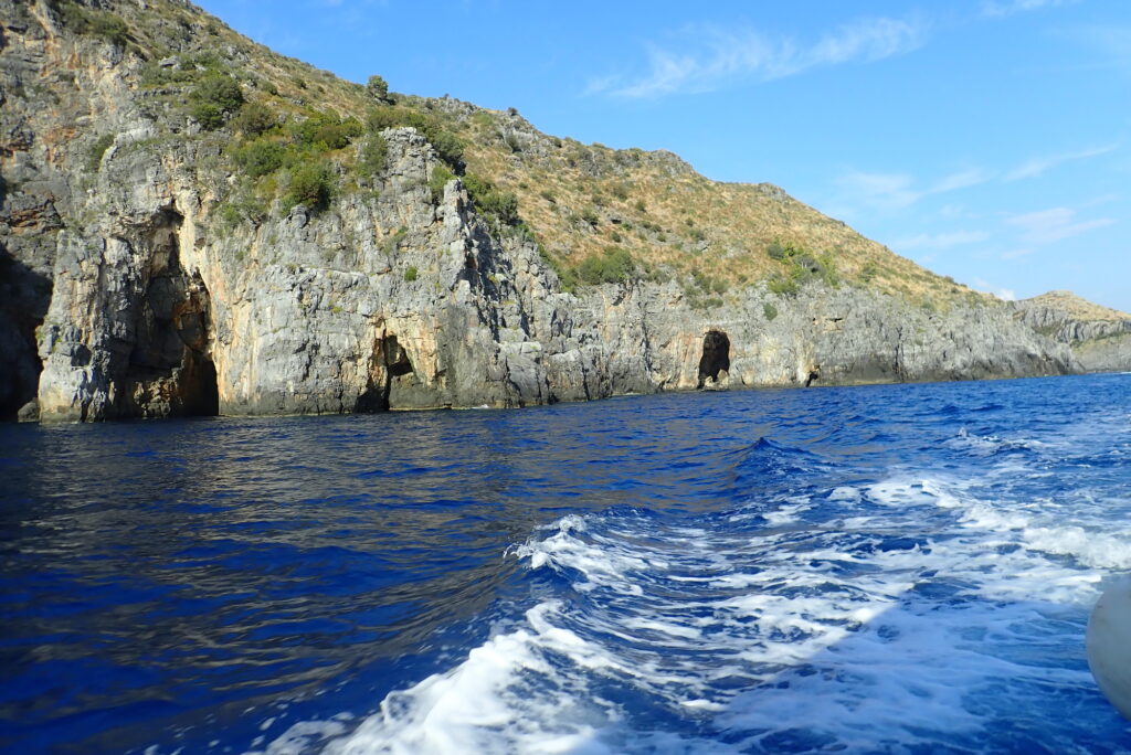 Grotte del Cannone viste dal mare © Francesco Maurano