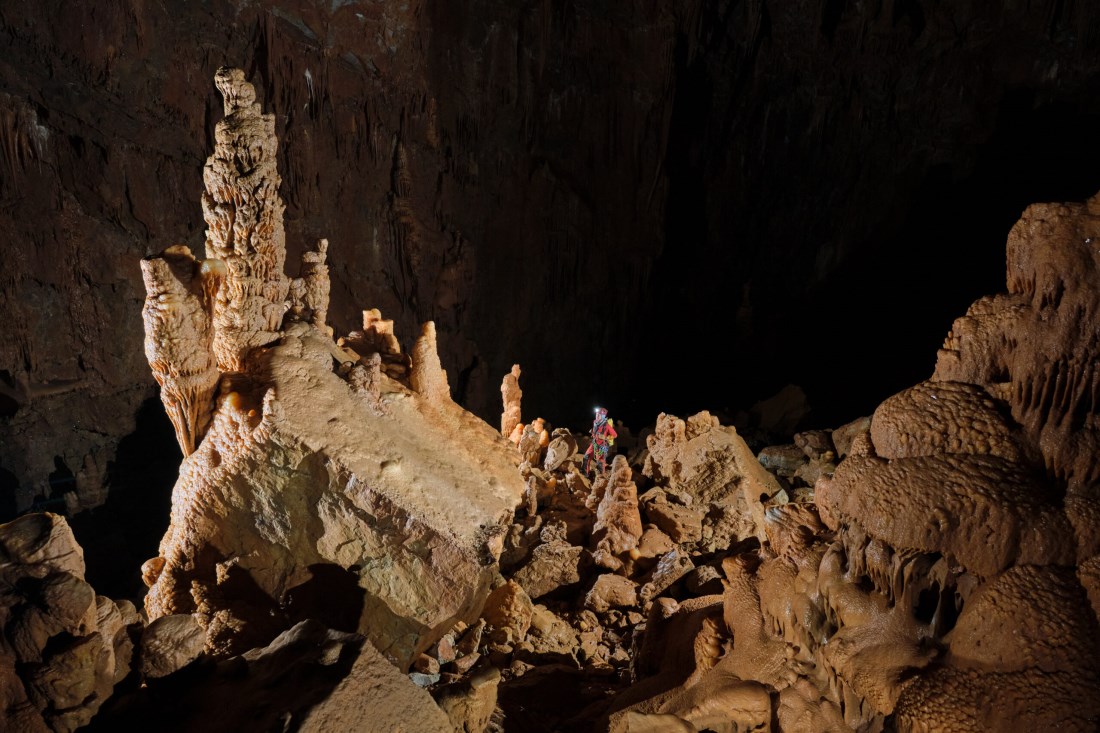 grotta sancin gruppi stalagmitici