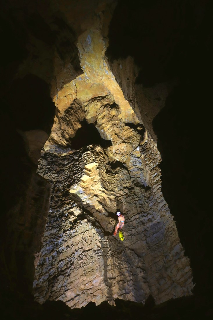 Verticalità – Grotta Mattarelli © Luana Aimar