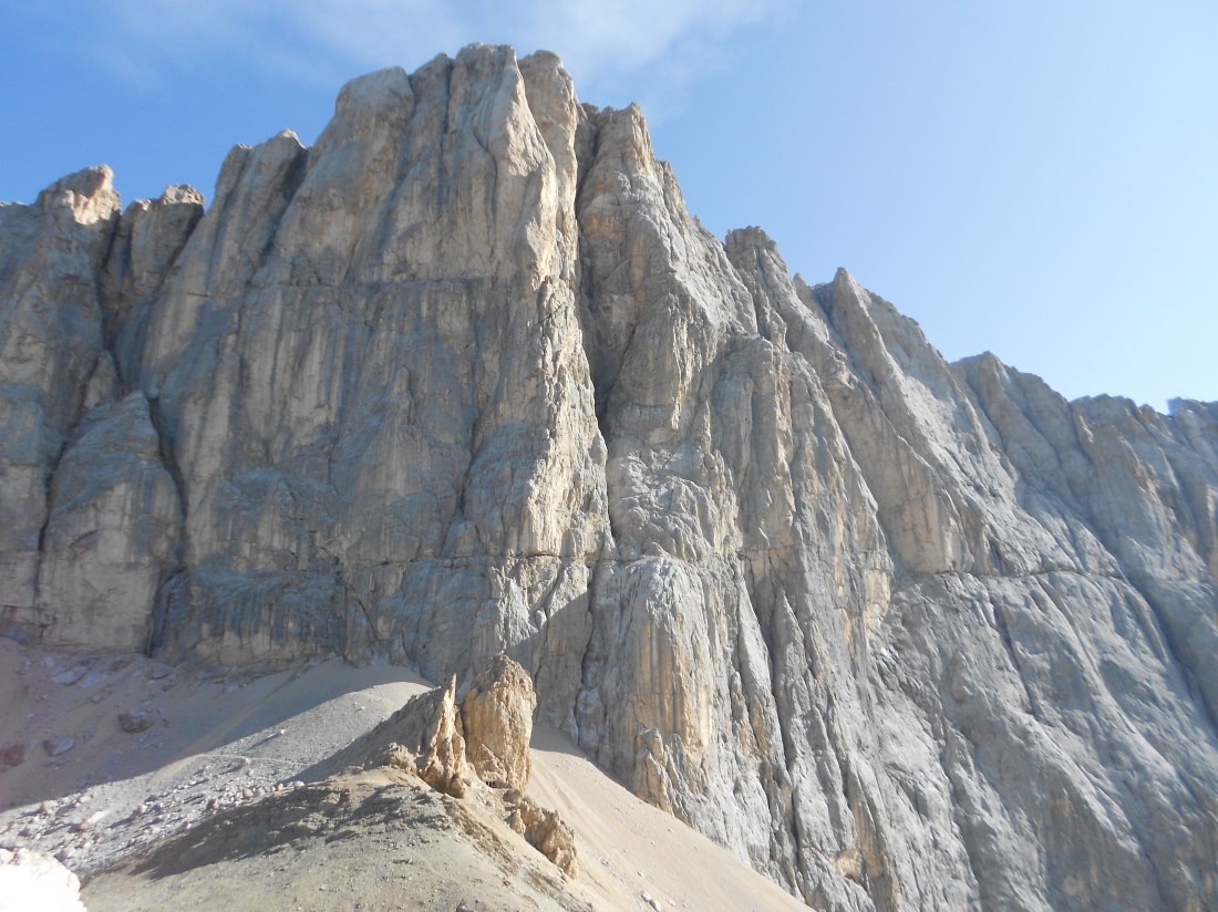 Lo Scarpone - Storie di vie. La parete sud della Marmolada