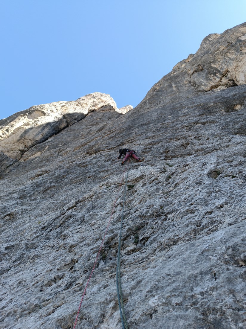 Vallaccia/Piramide Armani - Via Saturno - Silvia Loreggian in arrampicata