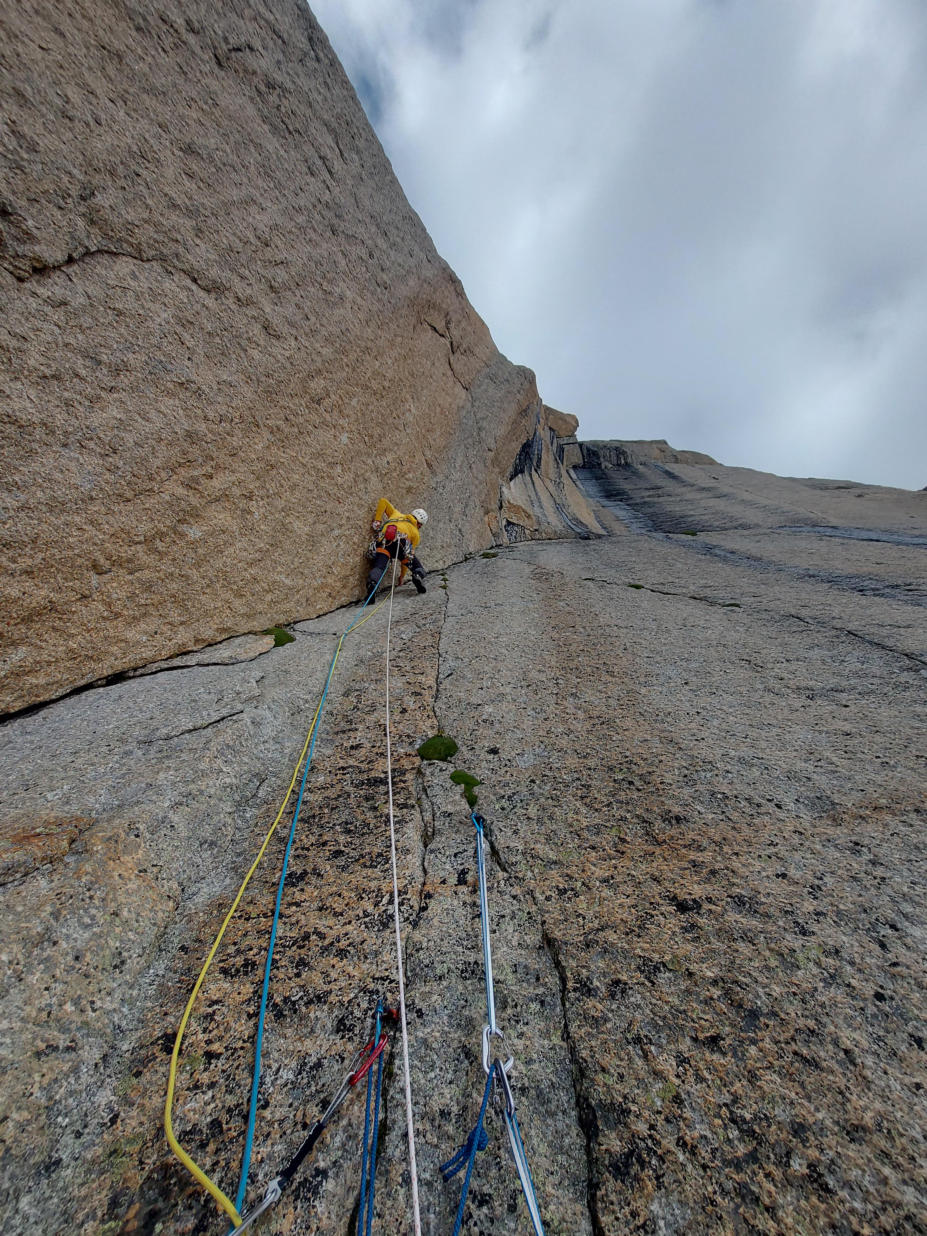 Petites Jorasses/Via dell'Amicizia (Bonatti/Mazeaud) - Marco Cocito in arrampicata
